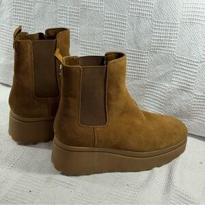 New Calvin Klein Brown Suede Ankle Booties 
Women's Nevia Casual Boots size‎ 10